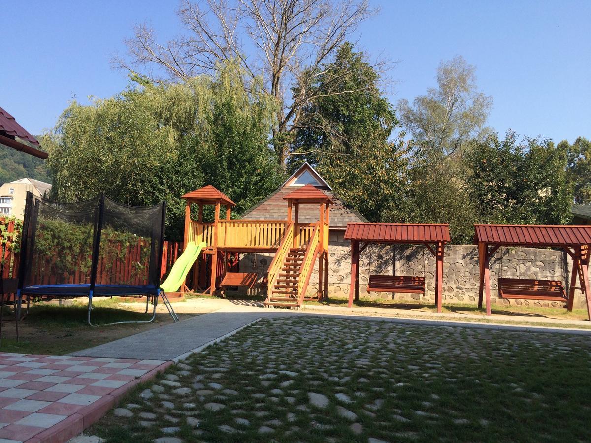 Dream Hostel Carpathians Rachiv Esterno foto